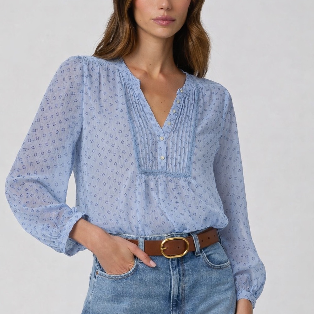 Abercrombie & Fitch Light Blue Patterned Blouse